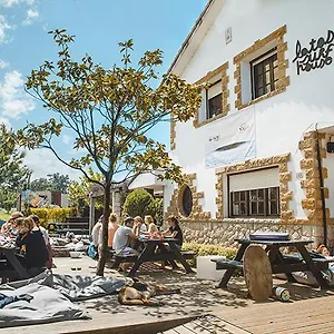 Latas Surf House Hostal